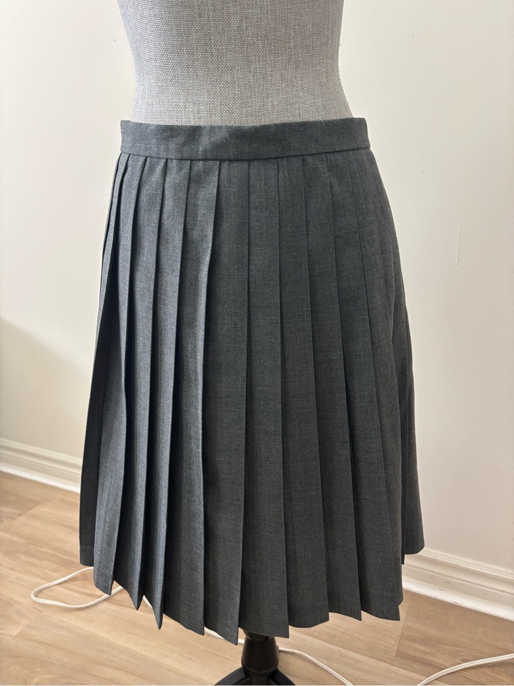 Espirit Pleated Gray Skirt